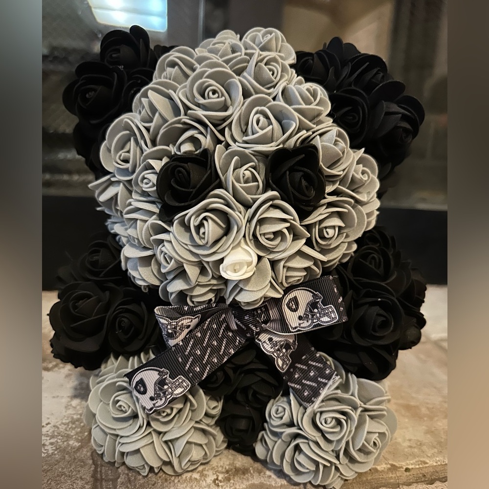 Raider rose bear